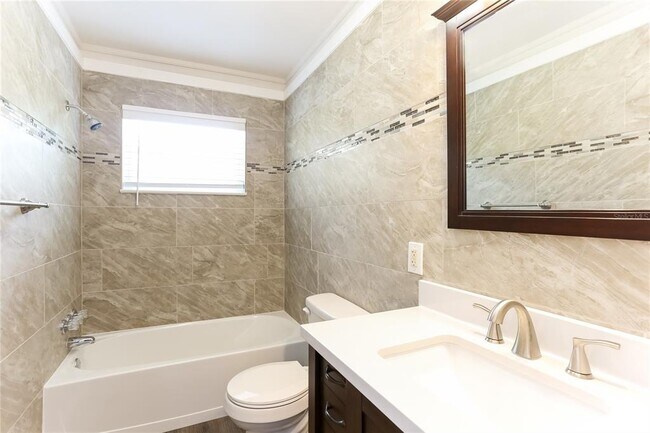 Building Photo - 3828 Neptune Dr SE