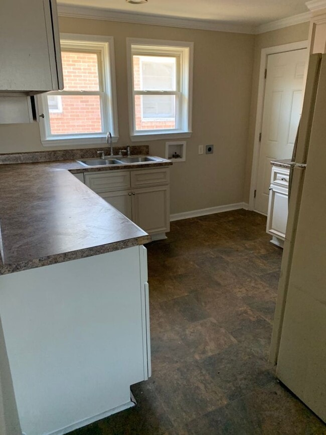 Building Photo - 100-B Spring Ave.