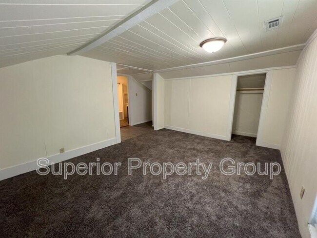 Building Photo - 525 1/2 Cherry St