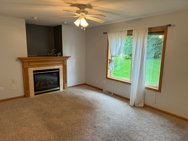 Building Photo - 506 Traveler Ln