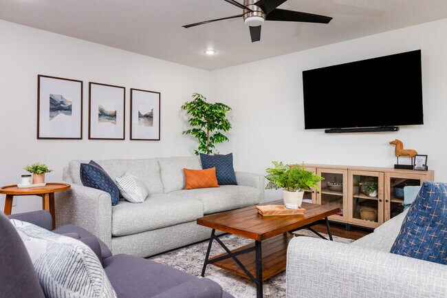 Building Photo - 1975 W Deane St