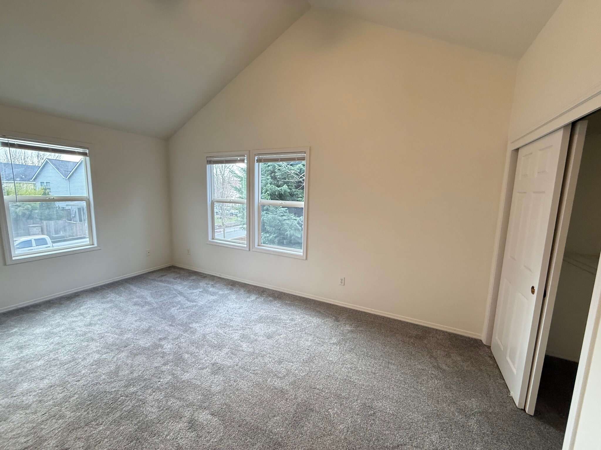 Building Photo - 3277 NE 14th Ave