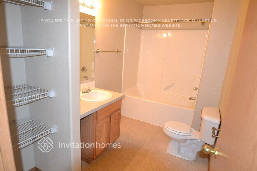 Building Photo - 206 Lane Blvd NE