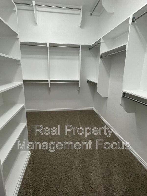 Building Photo - 13969 Falcon Ranch Dr