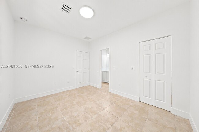 Building Photo - 145 NE 60th St