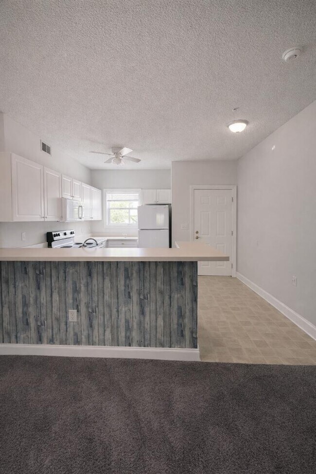 Building Photo - 6022 Dick Pond Rd