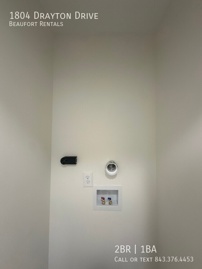 Building Photo - 1804 Drayton Dr