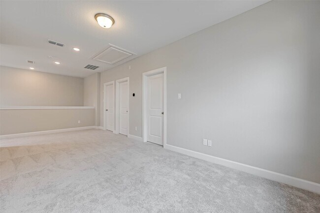 Building Photo - 10707 Deer Path Dr