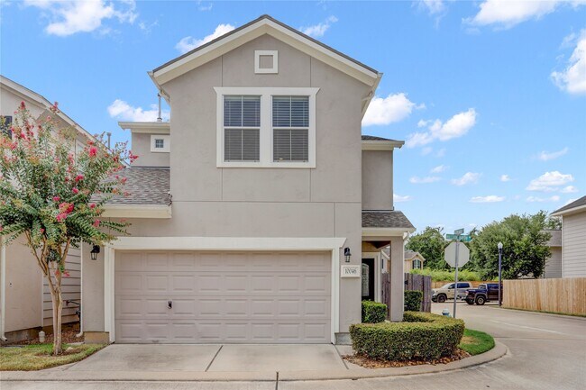 Building Photo - 10046 Hillside Bayou Dr