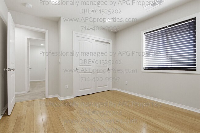 Building Photo - 139 Thompson Ave