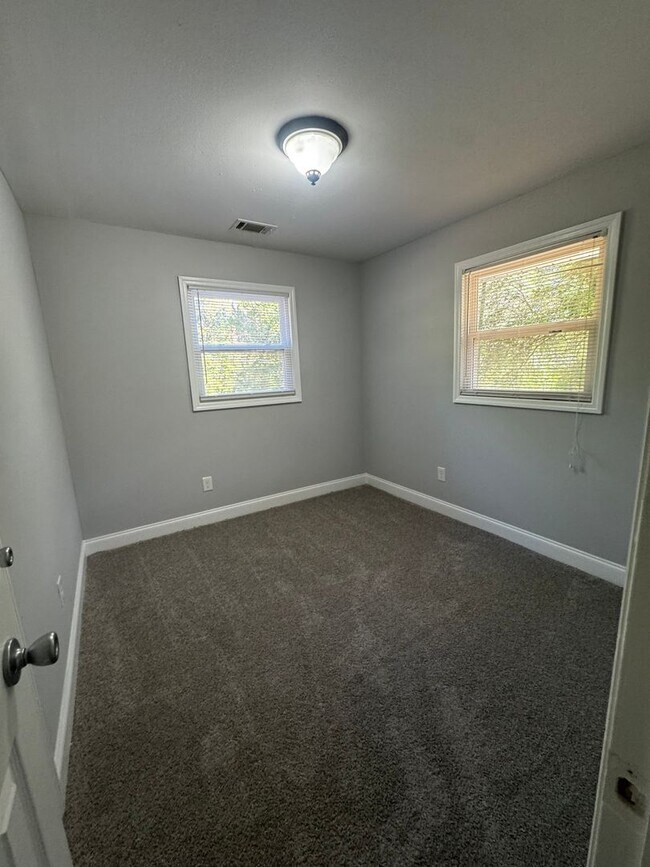 Building Photo - 1076 Corley Dr