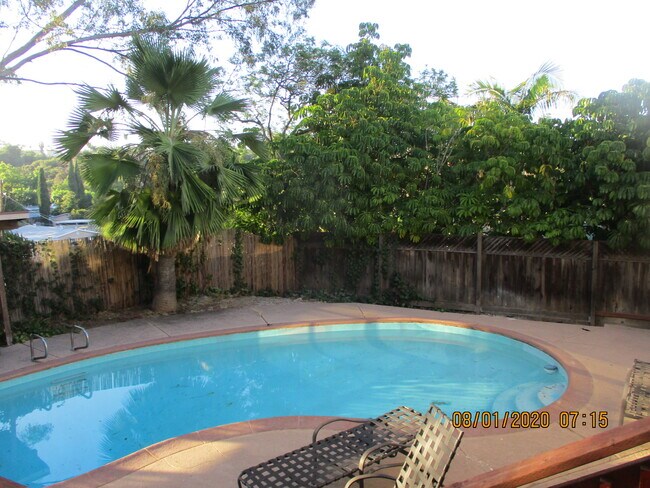 Building Photo - 4951 Campanile Dr