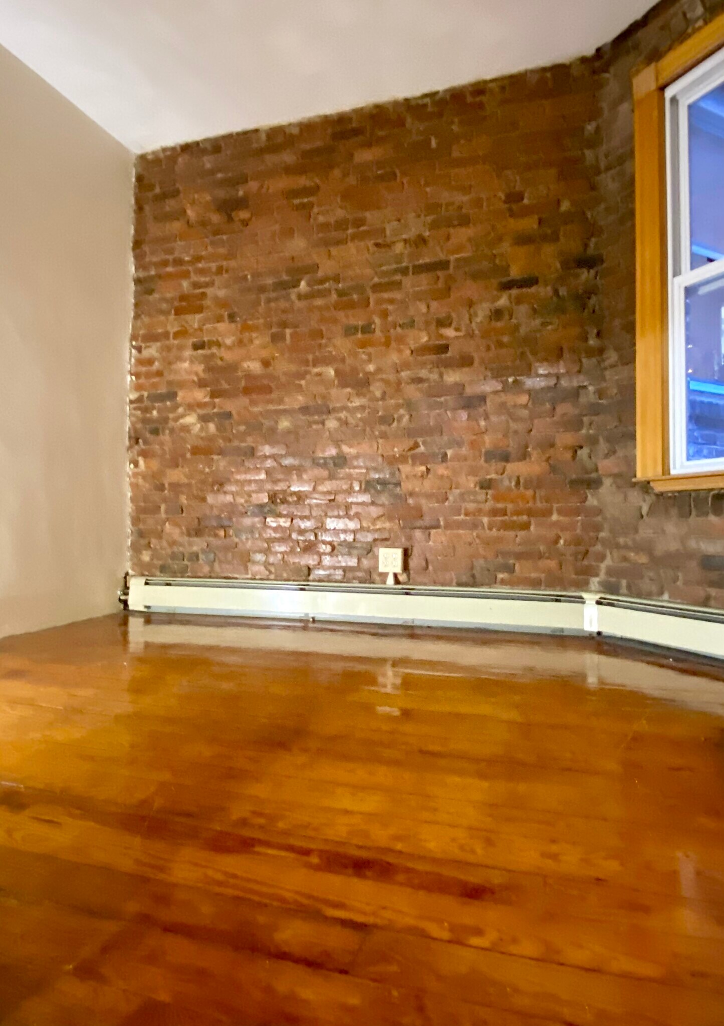 Building Photo - 69 Baldwin St