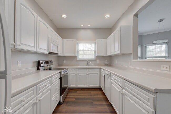 Building Photo - 1200 Shadow Ridge Rd
