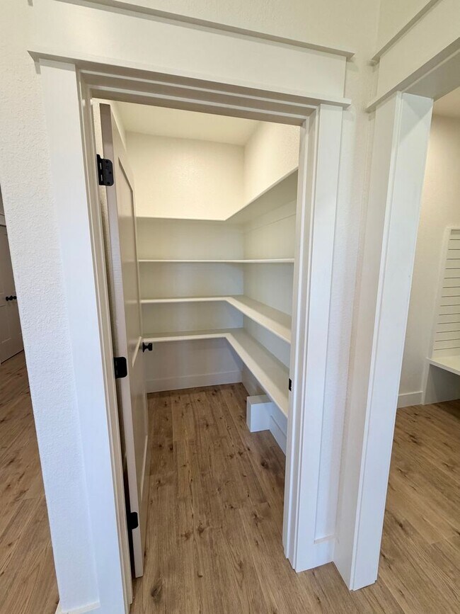 Building Photo - 509 Waggoner Ln