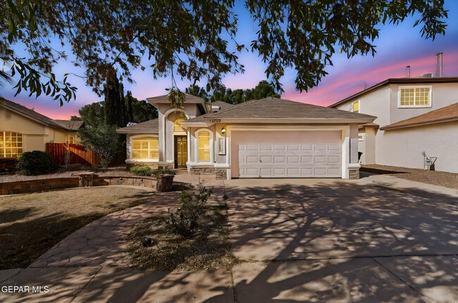 Building Photo - 13709 Paseo Hermoso Dr