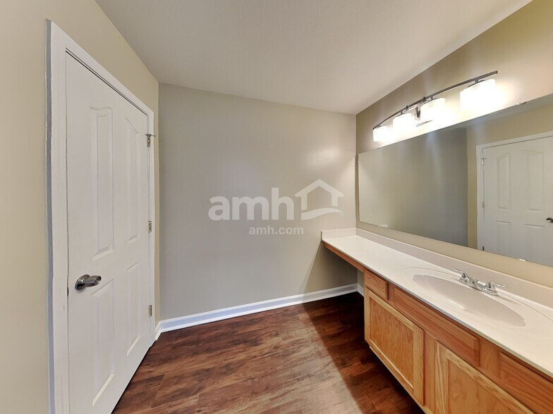 Building Photo - 14919 Jerpoint Abby Dr