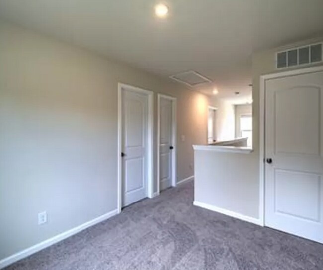 Building Photo - 219 Long Grove Ln