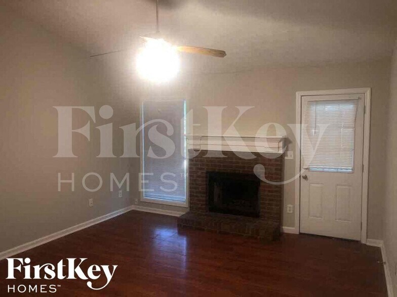 Building Photo - 319 Hills Point Rd