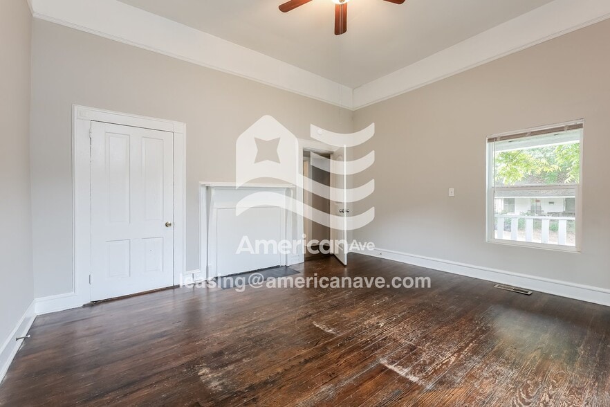 Building Photo - 229 Poole St