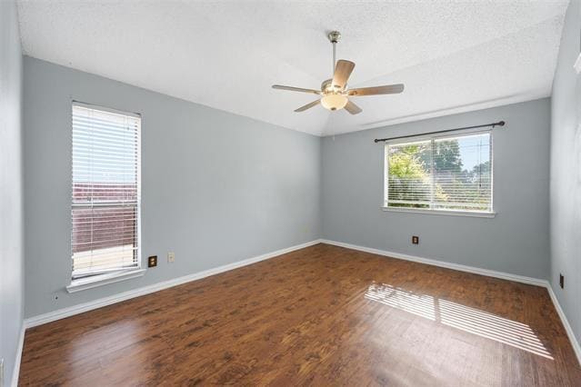 Building Photo - 2425 Oakmont Dr