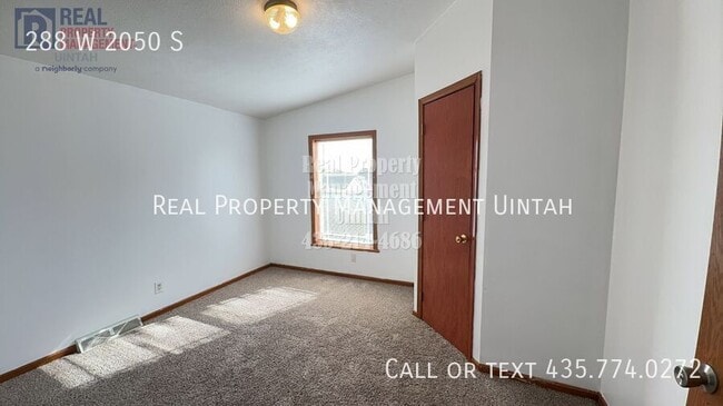 Building Photo - 288 2050 S