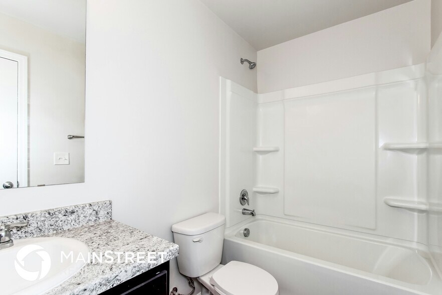 Building Photo - 304 Hidden Ct