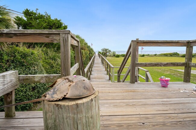 Building Photo - 911 Debordieu Blvd