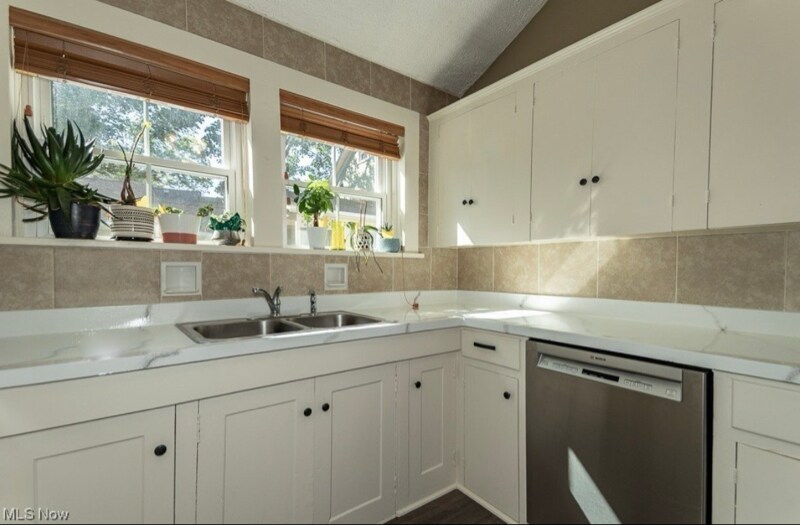 Building Photo - 37848 Euclid Ave