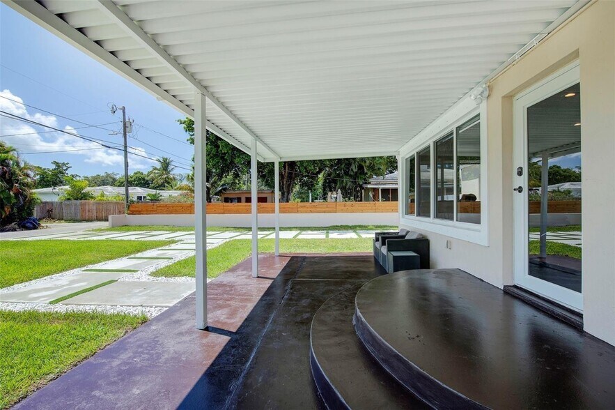 Building Photo - 9425 N Miami Ave