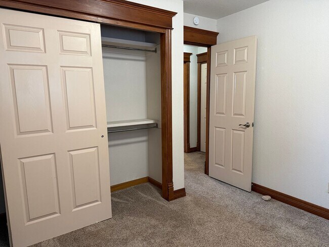 Building Photo - 1628 Azalea Dr