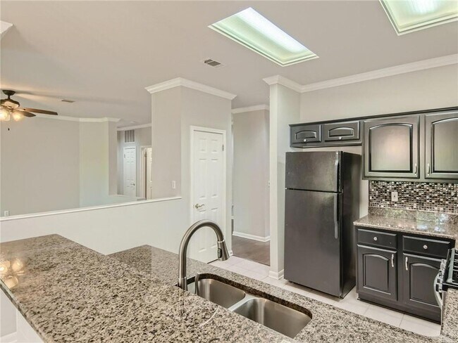 Building Photo - 131 Enchanted Dr