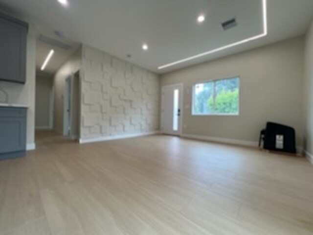 Building Photo - 6552 Olcott St