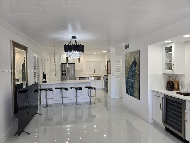 Building Photo - 6010 S Falls Cir Dr