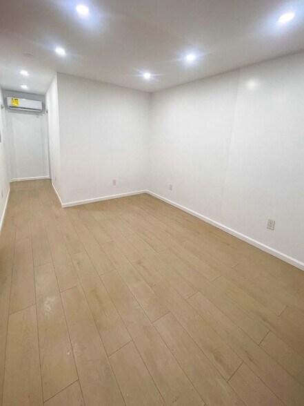 Building Photo - 4913 1/2 Lynnfield Street, #1/2