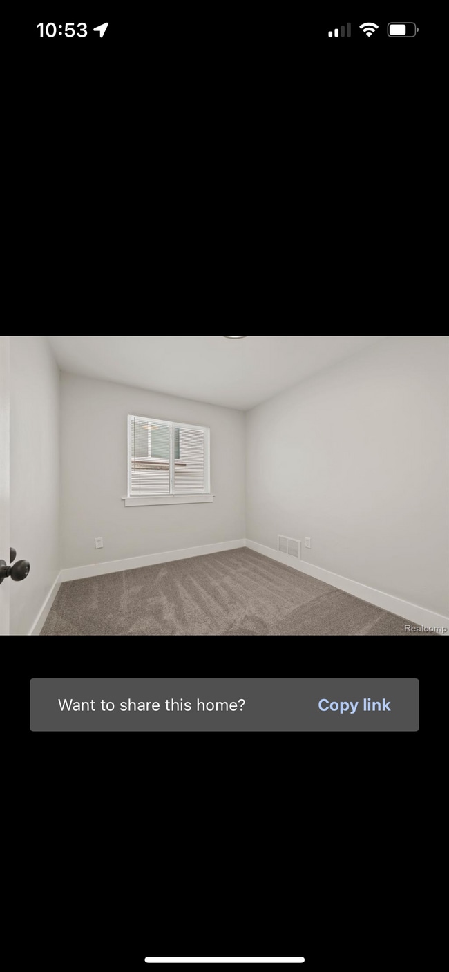 Building Photo - Newly Remodel Home