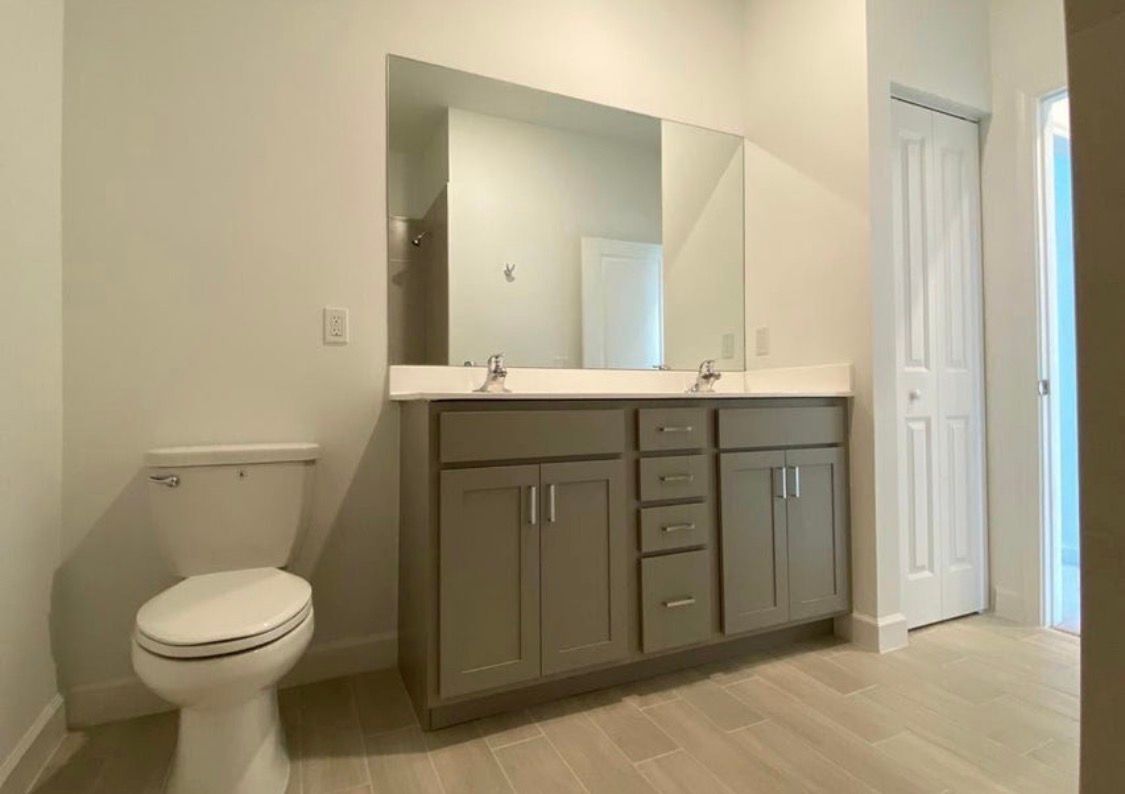 Building Photo - 4946 Navali Dr