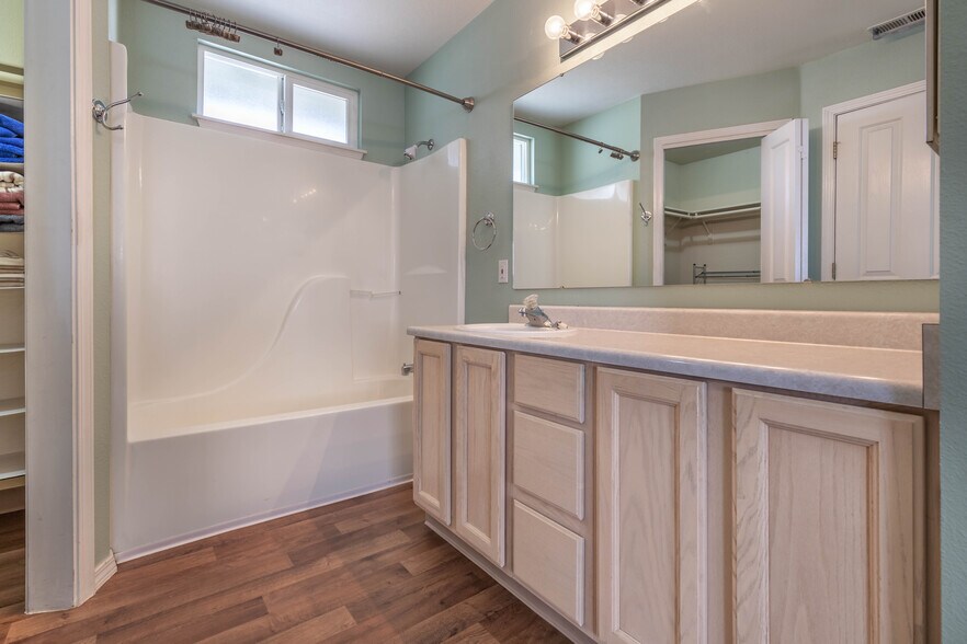 Building Photo - 509 State St