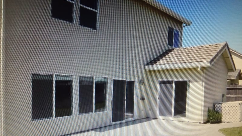 Building Photo - 911 Larch Dr