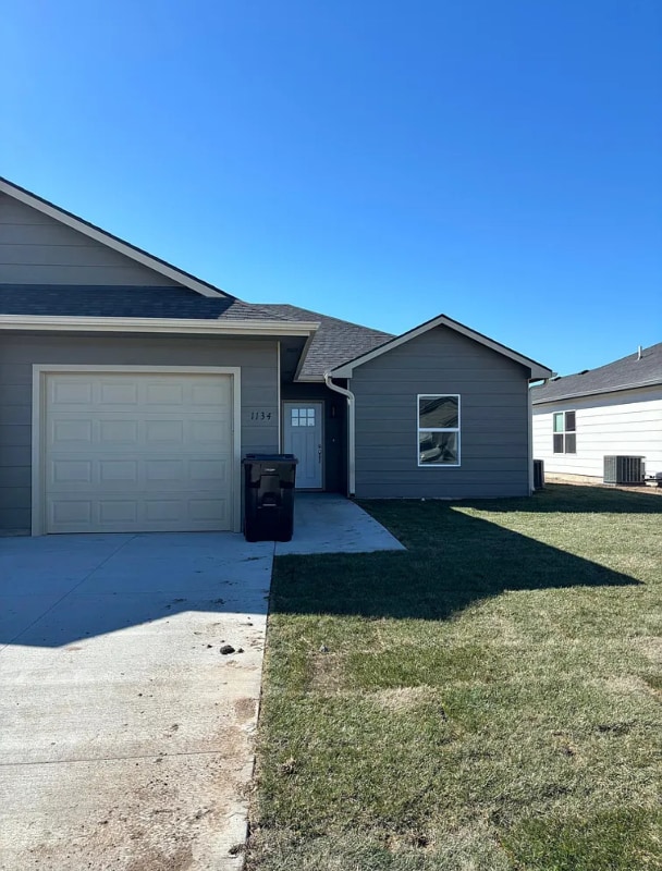 Building Photo - 1136 Harbor Dr