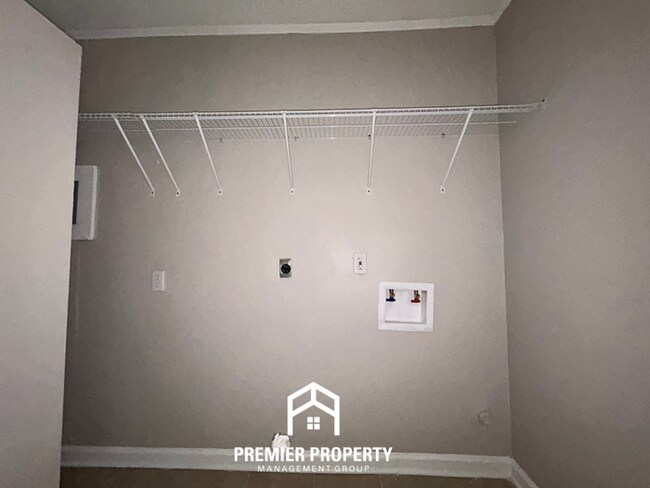 Building Photo - Charming 3BR Southaven Home | Brick Fireplace, 2-Car Garage & Fenced Yard