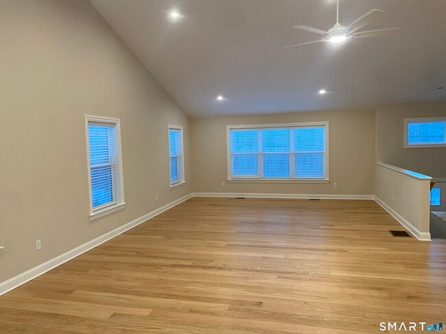 Building Photo - 919 Strongtown Rd