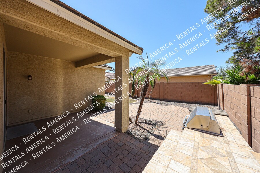 Building Photo - 869 E Waterview Pl