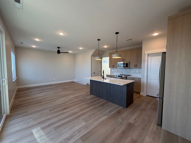 Building Photo - 608 Hemsworth Ln