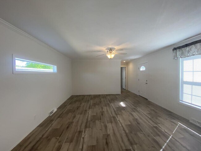 Building Photo - 7 Teal Ct