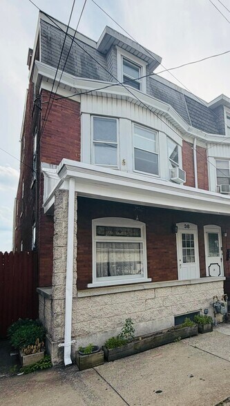 Building Photo - 38 S Carlisle St