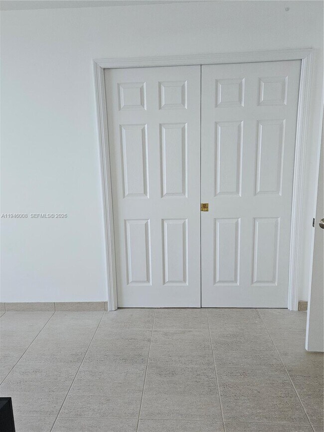 Building Photo - 3180 S Ocean Dr