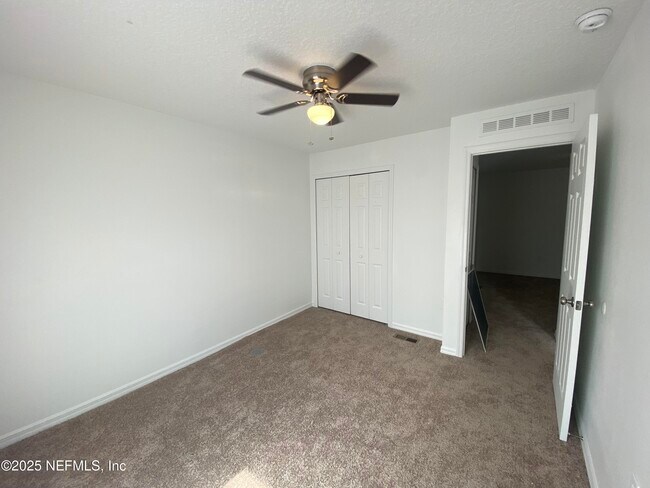 Building Photo - 11859 Lake Bend Cir