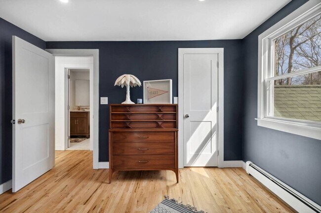 Building Photo - 6 Lincoln Ave