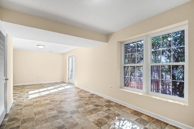 Building Photo - 655 Lancaster St